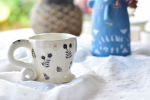 Load image into Gallery viewer, Handmade coffee mug - black flower mug - Elegant mug