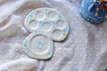 Load image into Gallery viewer, Handmade mushroom ceramic palette - floral palette for artists