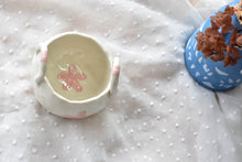 Load image into Gallery viewer, Handmade daisy bowl - Floral pattern bowl - Elegant ceramic bowl