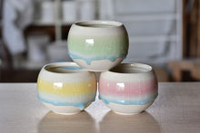 Load image into Gallery viewer, Ice crackle style succulent pot - drippy flower planter (8.5*8cm)