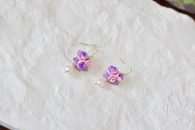 Load image into Gallery viewer, Floral Handmade Dangling Polymer Clay Earrings (white pearl)
