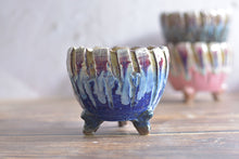 Load image into Gallery viewer, Crackled style pots - round succulent planters (12/13cm × 10/11cm)