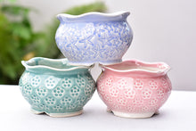 Load image into Gallery viewer, Flower texture succulent pot - flower ceramic pot (13cm*8.5cm)