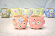 Load image into Gallery viewer, 【Doris's collection】Flower cute pots with diamond (5.3cm * 4.2cm)