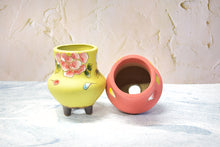 Load image into Gallery viewer, Handpainted flower pots - succulent planters - Unique planter (7cm * 11.8cm)