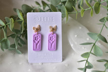 Load image into Gallery viewer, Flower Print Polymer Clay Earrings (purple 2)