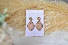 Load image into Gallery viewer, Flower Print Polymer Clay Earrings (wheat 5)