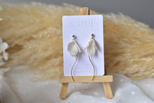 Load image into Gallery viewer, Petal Polymer Clay Earrings (white pearl 2)