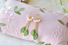 Load image into Gallery viewer, Dainty dangle earrings - polymer clay earrings (small flowers with leaves)