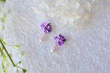 Load image into Gallery viewer, Elegant floral earrings - polymer clay earrings with fresh pearl