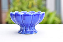 Load image into Gallery viewer, Floral succulent pot - elegant flower planter (13cm*8cm)