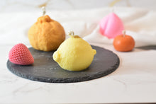 Load image into Gallery viewer, Lemon scented soy candle