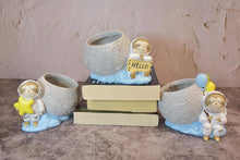 Load image into Gallery viewer, Moon Pots - Spaceman Planters - Succulent pots - Made of resin