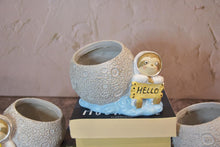 Load image into Gallery viewer, Moon Pots - Spaceman Planters - Succulent pots - Made of resin