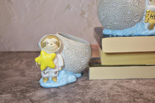 Load image into Gallery viewer, Moon Pots - Spaceman Planters - Succulent pots - Made of resin