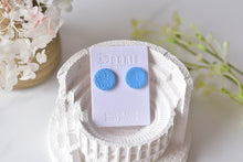 Load image into Gallery viewer, Blue Wave Texture Polymer Clay Earrings (round)