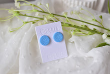 Load image into Gallery viewer, Blue Wave Texture Polymer Clay Earrings (round)