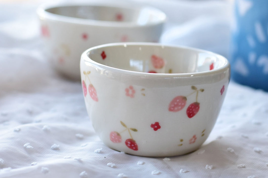 Handmade tea cup- daisy strawberry cup