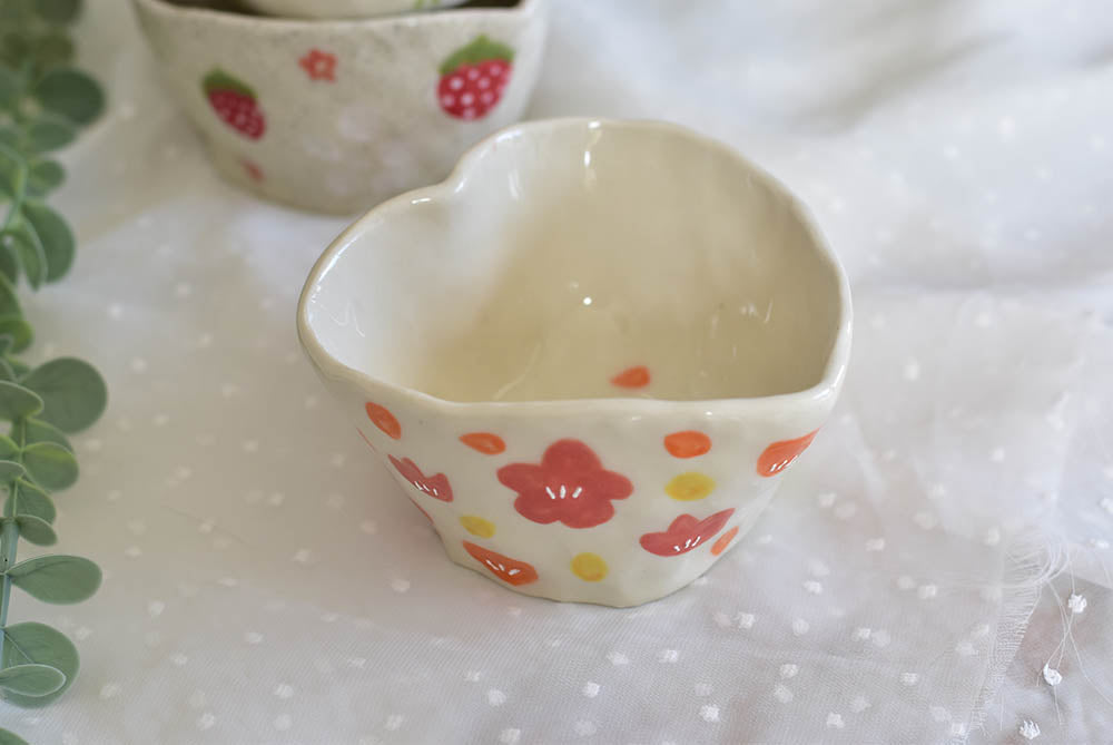 Handmade heart shape bowl - floral pattern bowl - daisy bowl