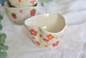 Handmade heart shape bowl - floral pattern bowl - daisy bowl