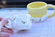 Load image into Gallery viewer, Cute bee mug - coffee lover mug (small)
