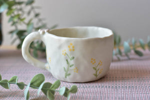 Handmade coffee mug - daisy coffee lover mug - frosted glaze