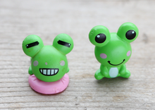 Load image into Gallery viewer, Miniature frog – Fairy Garden - DIY material - Terrarium material
