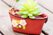 Load image into Gallery viewer, Coin Pocket Pots - Resin Planters - Succulent pots
