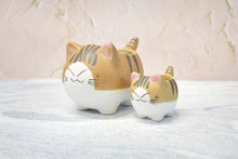 Load image into Gallery viewer, Cute cat succulent pots - flower planters - ceramic pots
