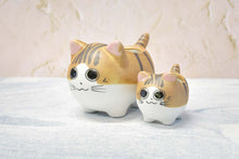 Load image into Gallery viewer, Cute cat succulent pots - flower planters - ceramic pots
