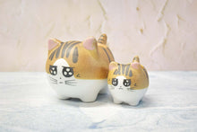 Load image into Gallery viewer, Cute cat succulent pots - flower planters - ceramic pots
