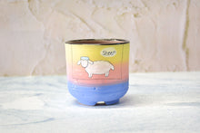 Load image into Gallery viewer, Handpainted animal pots - succulent planters - cute pots
