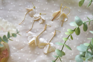 Petal Polymer Clay Earrings (white pearl 2)