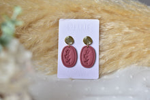 Load image into Gallery viewer, Flower Print Polymer Clay Earrings (wine/brown 2)
