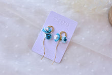 Load image into Gallery viewer, Blue White Flower Polymer Clay Earrings
