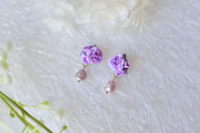 Load image into Gallery viewer, Elegant floral earrings - Butterfly polymer clay earrings with purple fresh pearl
