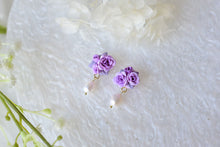 Load image into Gallery viewer, Elegant floral earrings - polymer clay earrings with fresh pearl
