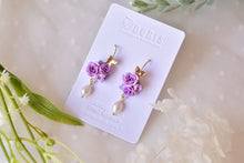 Load image into Gallery viewer, Elegant floral earrings - Butterfly polymer clay earrings with fresh pearl
