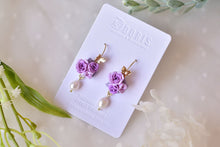 Load image into Gallery viewer, Elegant floral earrings - Butterfly polymer clay earrings with fresh pearl
