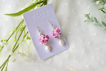 Load image into Gallery viewer, Elegant floral earrings - Butterfly polymer clay earrings with fresh pearl
