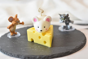 Cheese and mouse scented soy candle | Tom & Jerry 's story