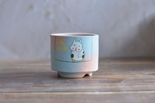 Load image into Gallery viewer, Frosting handpainted animal pots - cute planters (9cm * 7.8)
